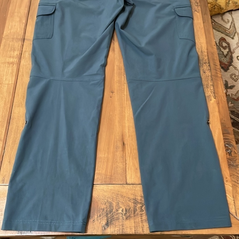 Kuhl NWOT Roll Up Cargo Pants Size 12 - Picture 8 of 13